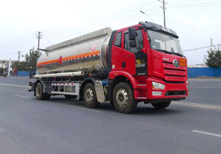 SLS5263GRYC6A型易燃液体罐式运输车图片