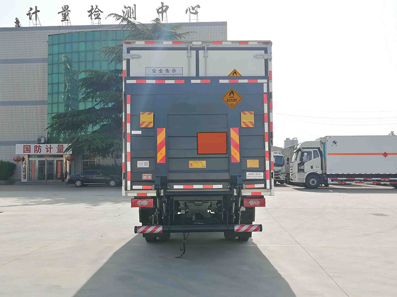 氧化性物品厢式运输车图片