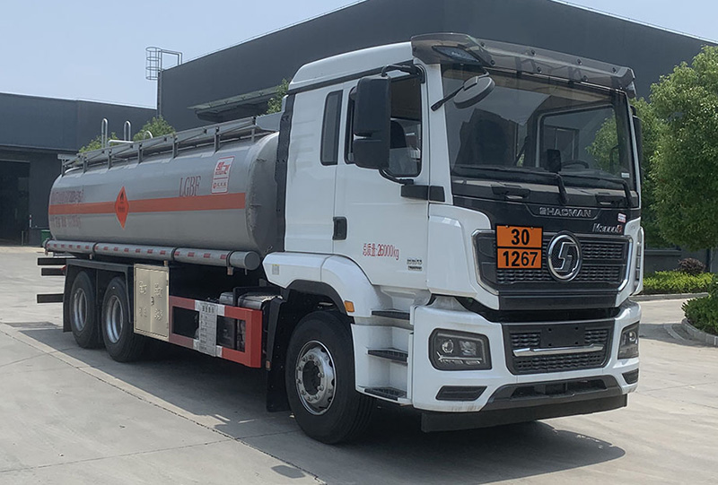 楚飞牌CLQ5261GRY6SX易燃液体罐式运输车公告图片