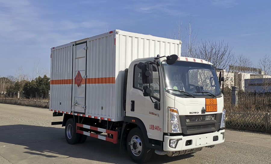 大力牌DLQ5041XRYZZ6易燃液体厢式运输车