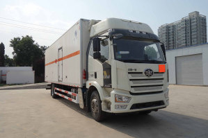 易燃液体厢式运输车