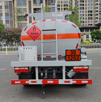 新東日牌YZR5095GJYE6加油車公告圖片