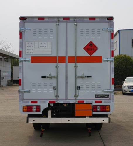 江鈴江特牌JMT5049XRYXG26A易燃液體廂式運(yùn)輸車公告圖片