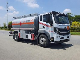 楚胜牌CSC5183GYYEH6A运油车