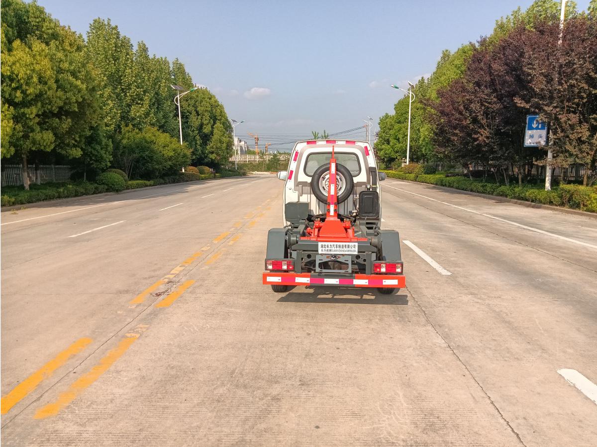 長力威牌CLA5031ZXXSC4車廂可卸式垃圾車公告圖片