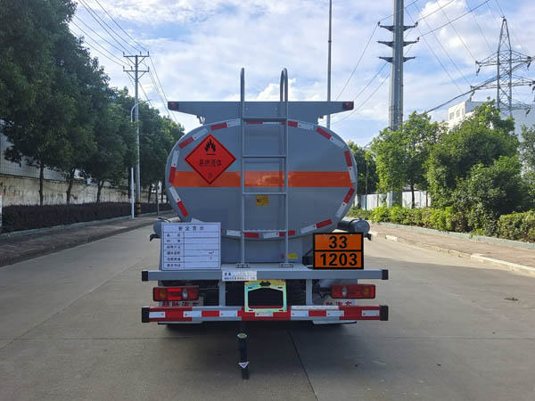 楚勝牌CSC5126GJYEH6A加油車公告圖片