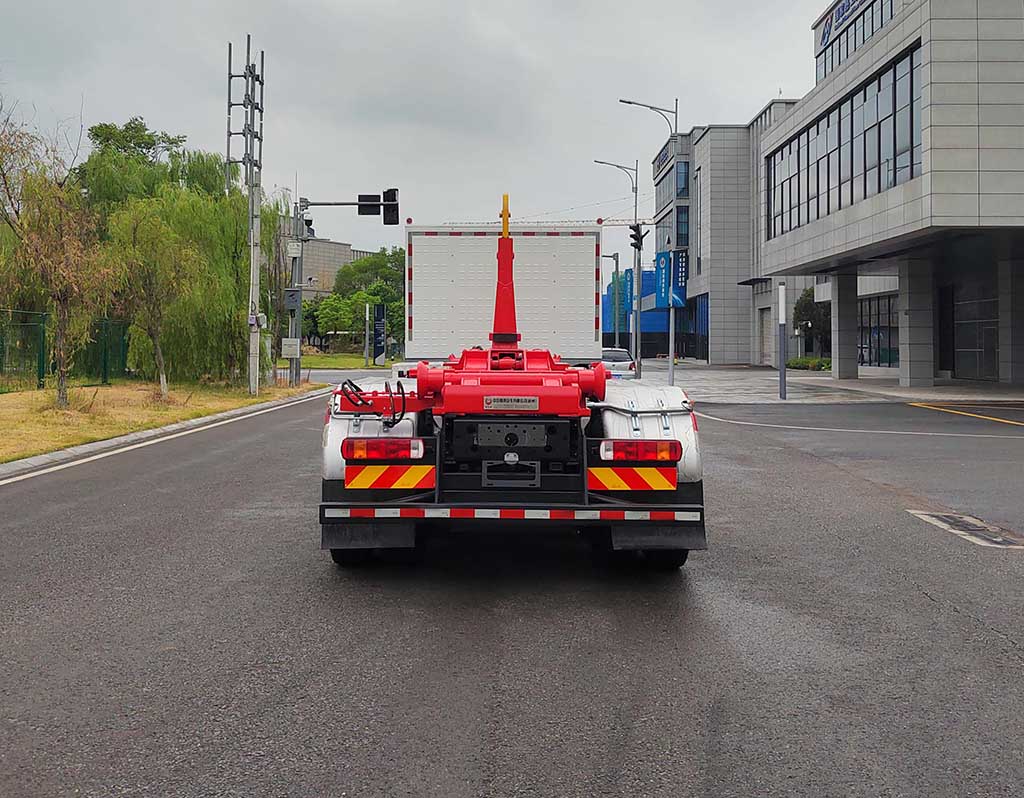 中汽牌ZQZ5311ZXXBEVZZ純電動(dòng)車廂可卸式垃圾車公告圖片
