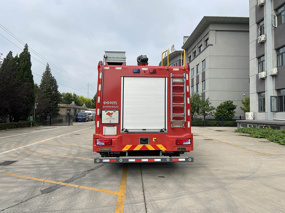 中卓時(shí)代牌ZXF5171GXFPM60/M6泡沫消防車(chē)公告圖片