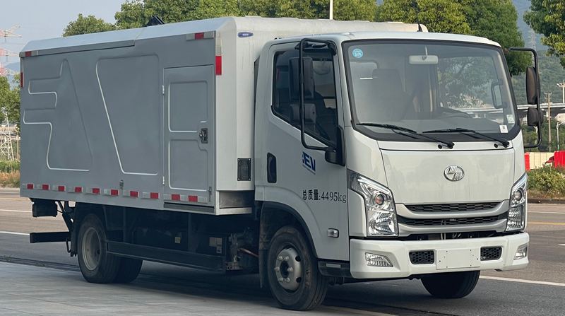 路鑫牌NJJ5040XTYEV純電動密閉式桶裝垃圾車