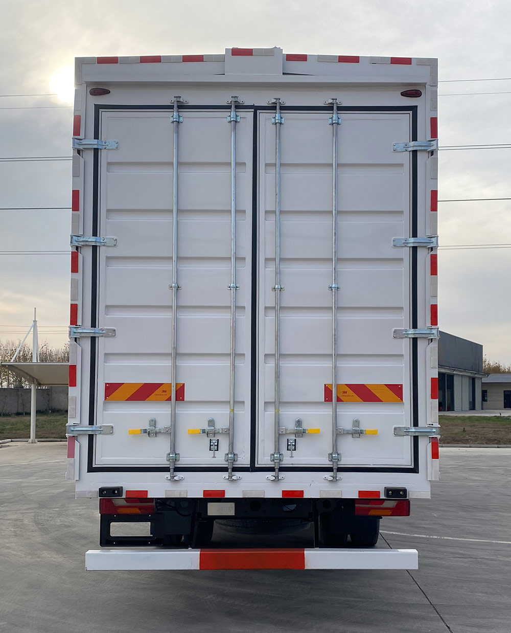 陜汽牌SX5189XYKVB721翼開啟廂式車公告圖片