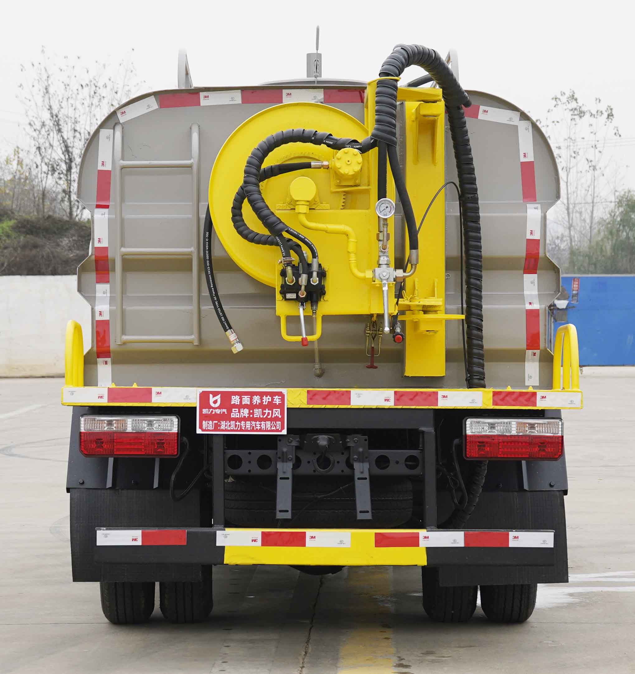 凱力風牌KLF5042TYHE6路面養(yǎng)護車公告圖片