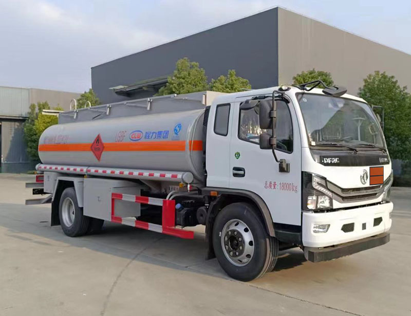 CL5181GYY6BWG型運(yùn)油車圖片