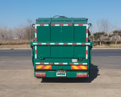衡霸牌YYD5121ZYSDBEV純電動(dòng)壓縮式垃圾車公告圖片