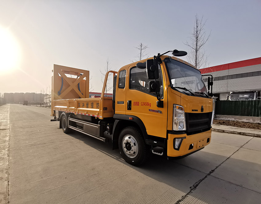 齊東方牌CLD5120TFZZZ6防撞緩沖車(chē)公告圖片