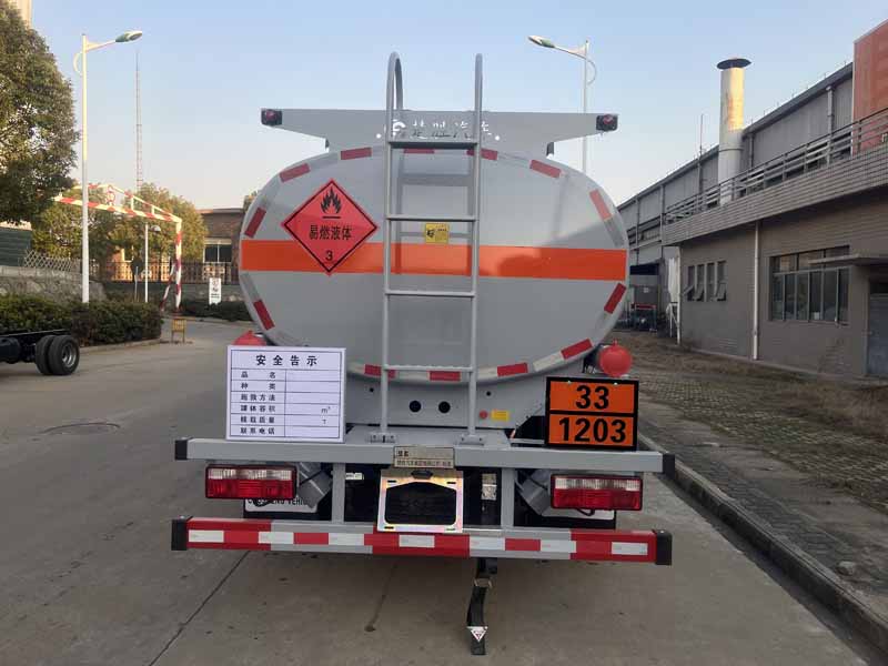 楚勝牌CSC5091GJYCA6A加油車公告圖片