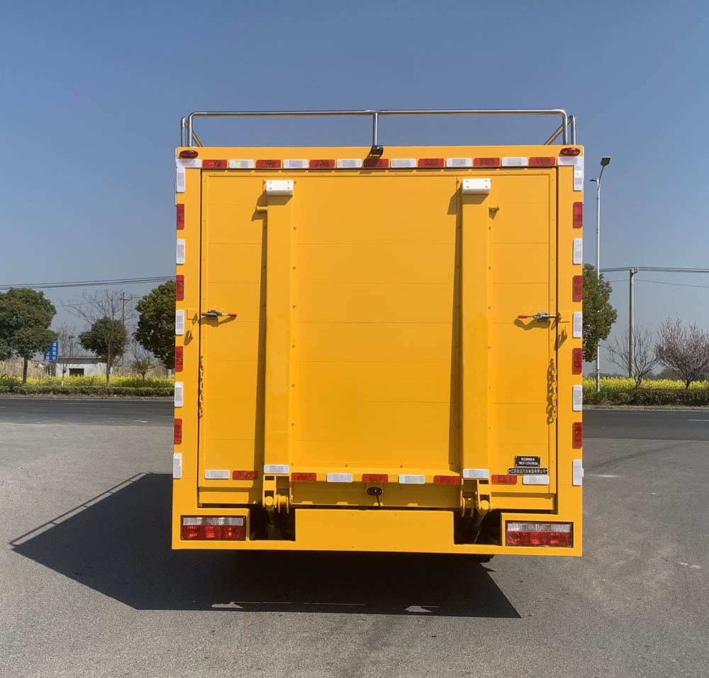 躍邁牌YMZ5120XXHEQ6救險(xiǎn)車公告圖片