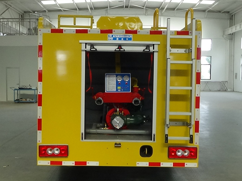 程力威牌CLW5071GSSADY灑水車公告圖片