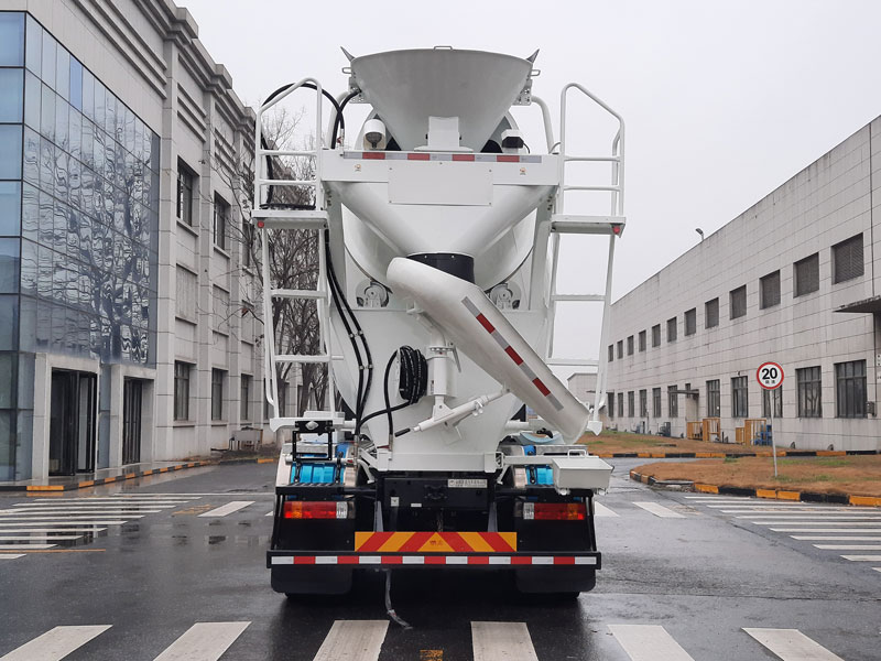 遠(yuǎn)程牌HN5317GJBN22C5BEVY換電式純電動混凝土攪拌運(yùn)輸車公告圖片