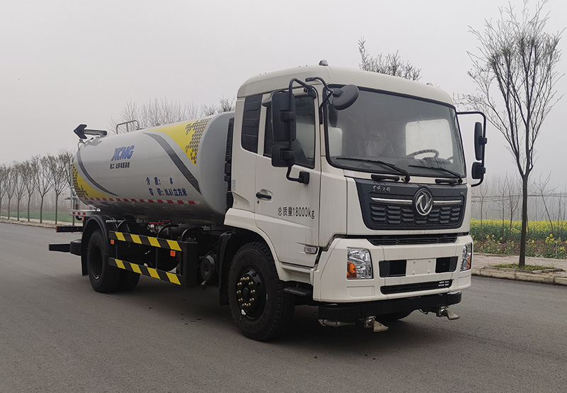 徐工牌DXA5185GQXD6護(hù)欄清洗車