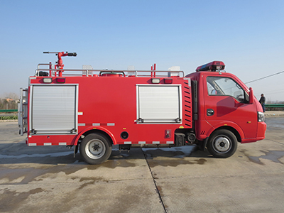 新東日牌YZR5041GXFSG10/E6水罐消防車公告圖片