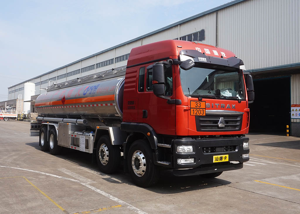 運(yùn)力牌LG5324GYYZ6鋁合金運(yùn)油車(chē)