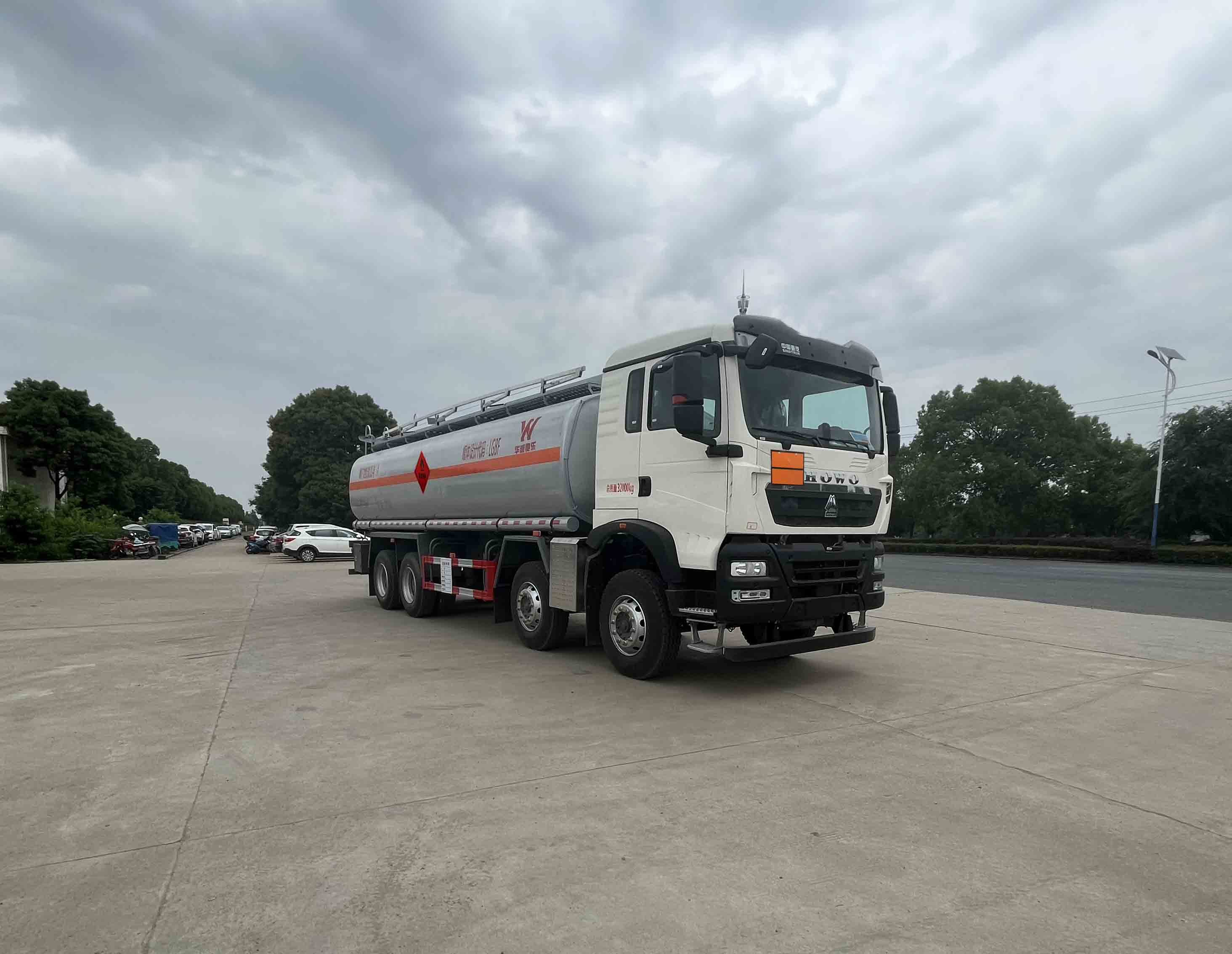 華威馳樂牌SGZ5321GYYZZ6T5運油車公告圖片