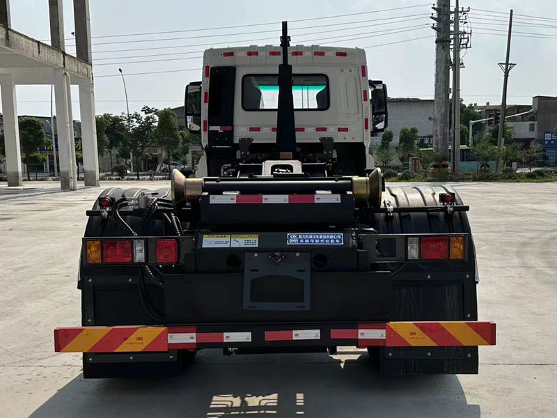 程力威牌CLW5186ZXXBHJ車廂可卸式垃圾車公告圖片