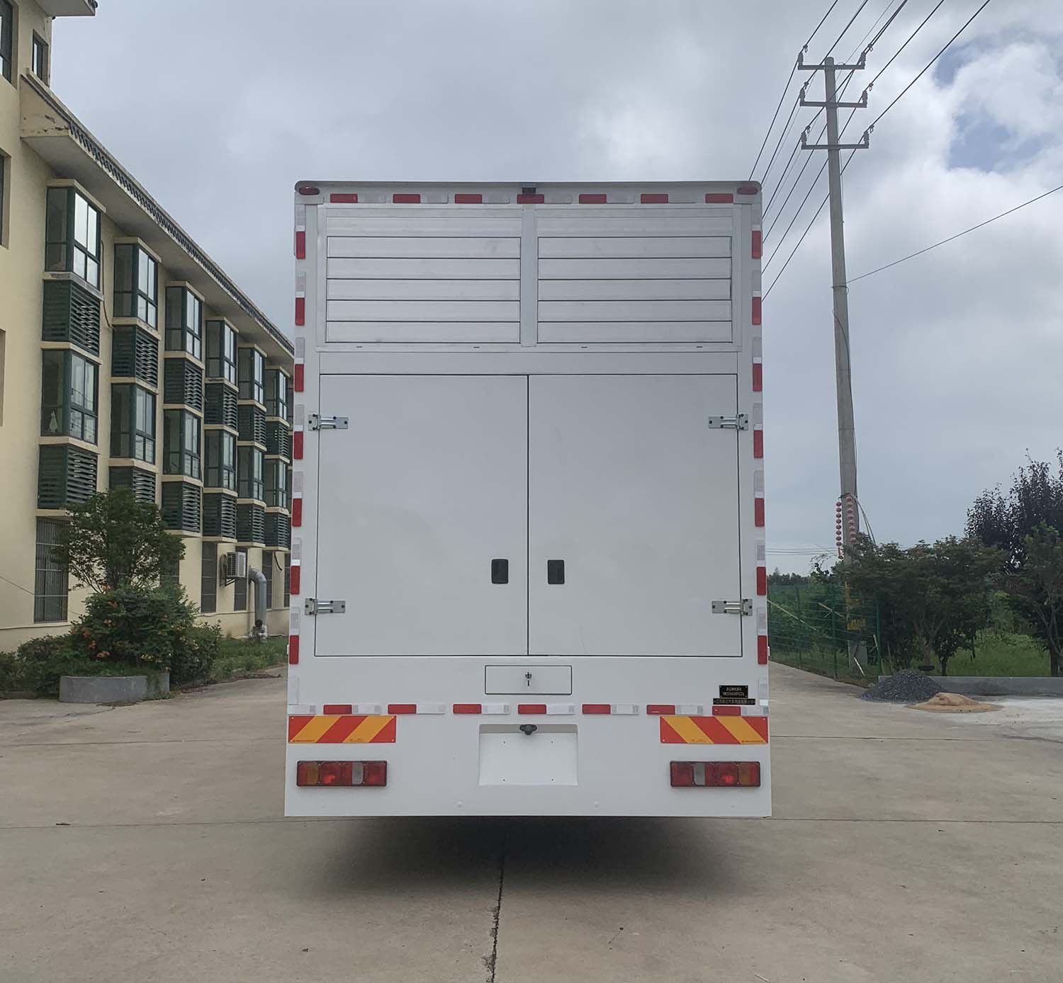 躍邁牌YMZ5260XDYZZ6電源車公告圖片