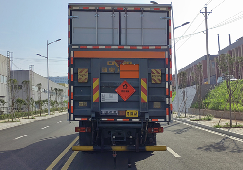 匯力威牌VVV5260XRYDFH6易燃液體廂式運輸車公告圖片