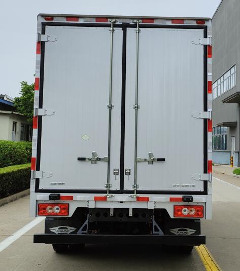 福田牌BJ5046XXY8JCA-05廂式運(yùn)輸車公告圖片