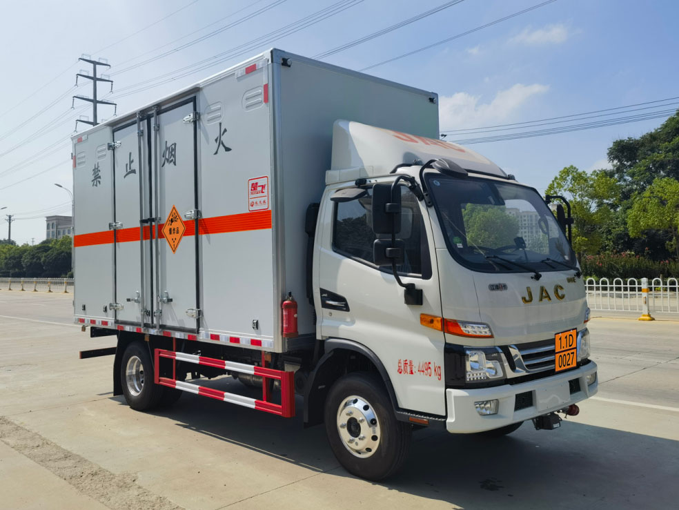 楚飛牌CLQ5045XQY6HFC爆破器材運(yùn)輸車公告圖片