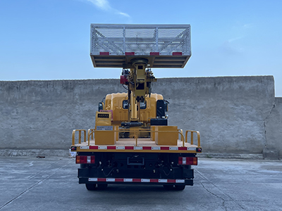 瑞雅晟牌RRR5047XJXZ6抽油機(jī)檢修車公告圖片