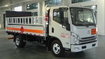程力威牌CLW5040TQPBFB气瓶运输车