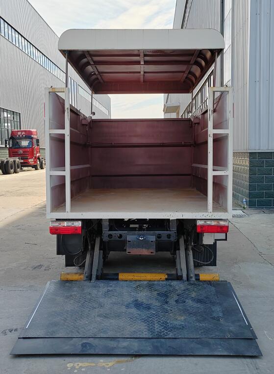 浩天星運(yùn)牌HTX5040XTYL6密閉式桶裝垃圾車(chē)公告圖片