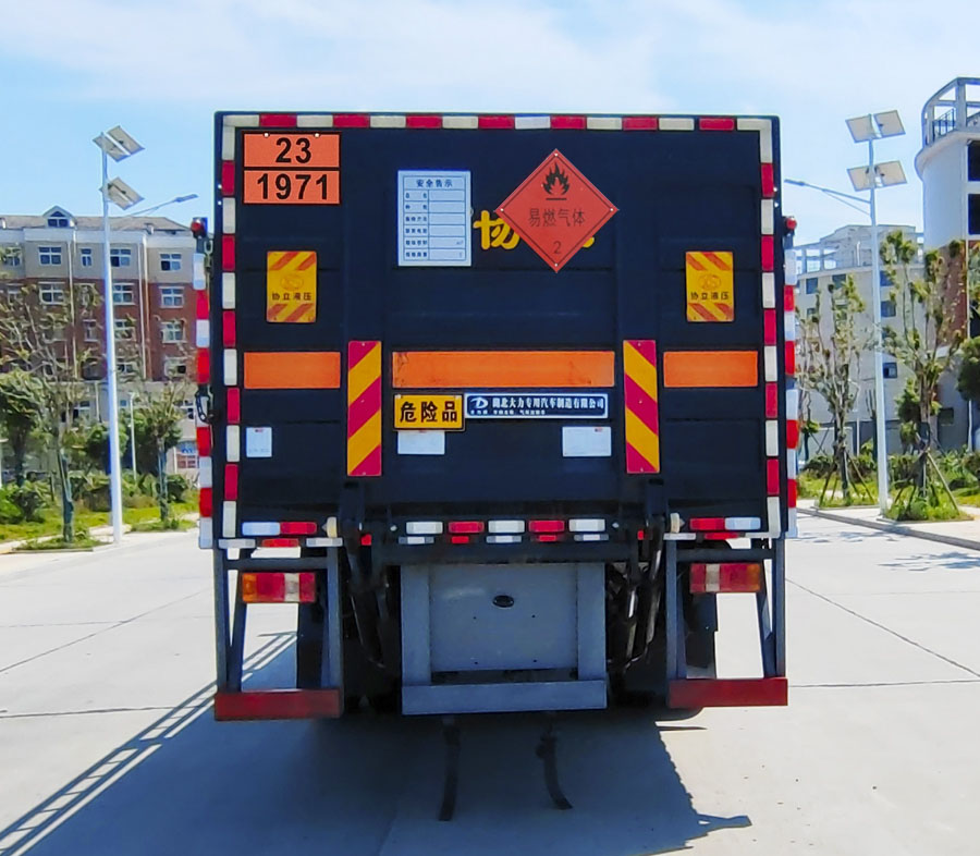 大力牌DLQ5187TQPZZ6氣瓶運輸車公告圖片