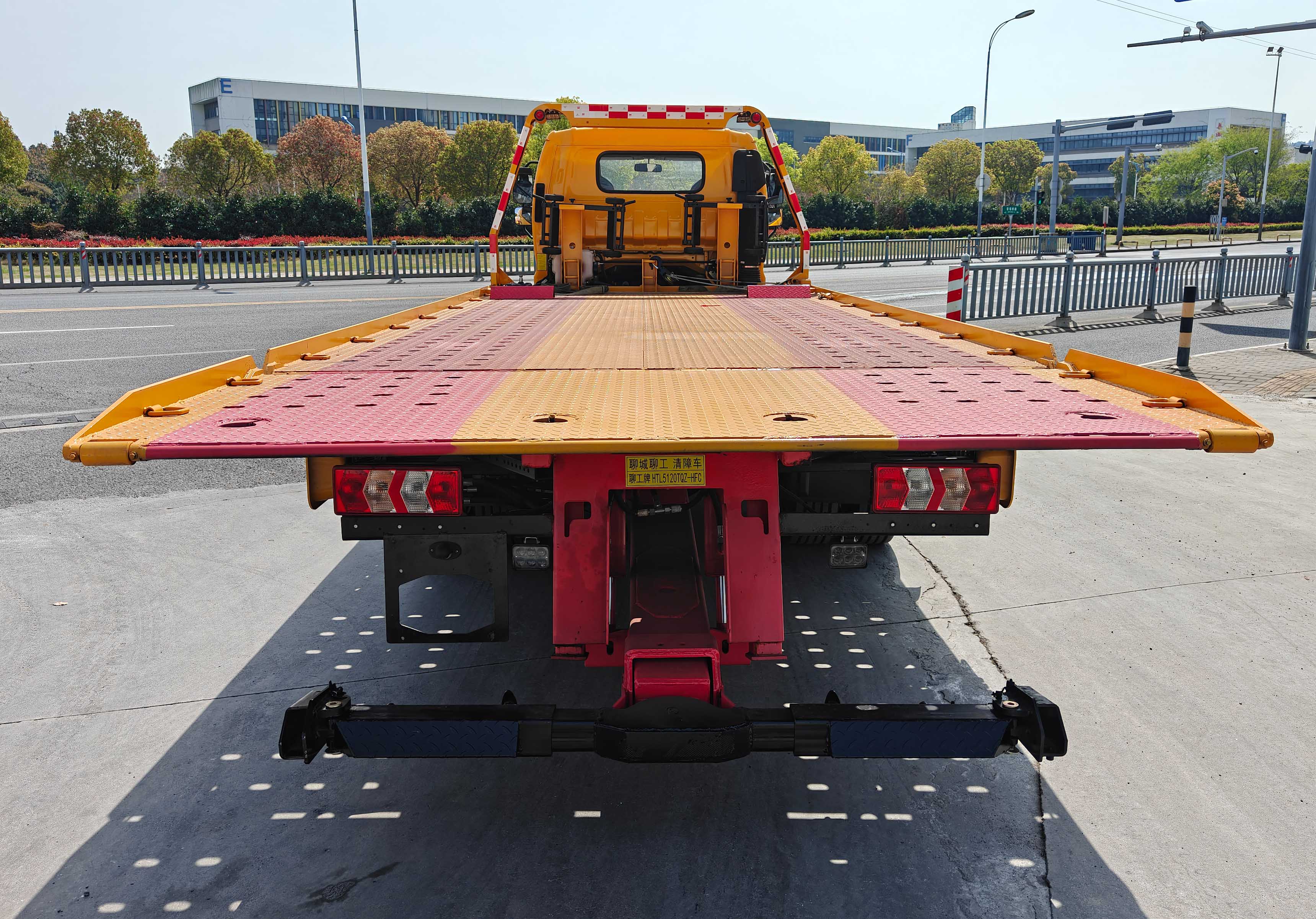 聊工牌HTL5120TQZ-HFC清障車(chē)公告圖片