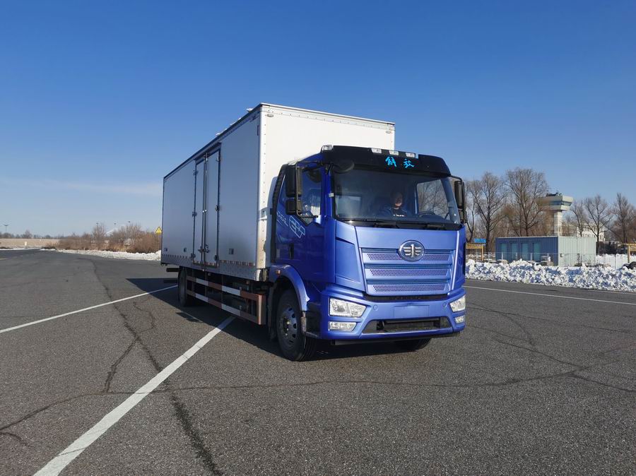 解放牌CA5180XXYP62L4BEVA1純電動(dòng)廂式運(yùn)輸車公告圖片