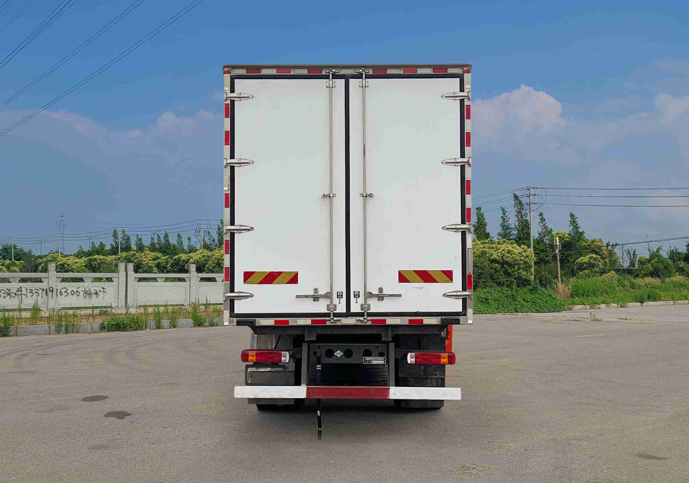 汕德卡牌ZZ5186XLCN521GF1L冷藏車公告圖片