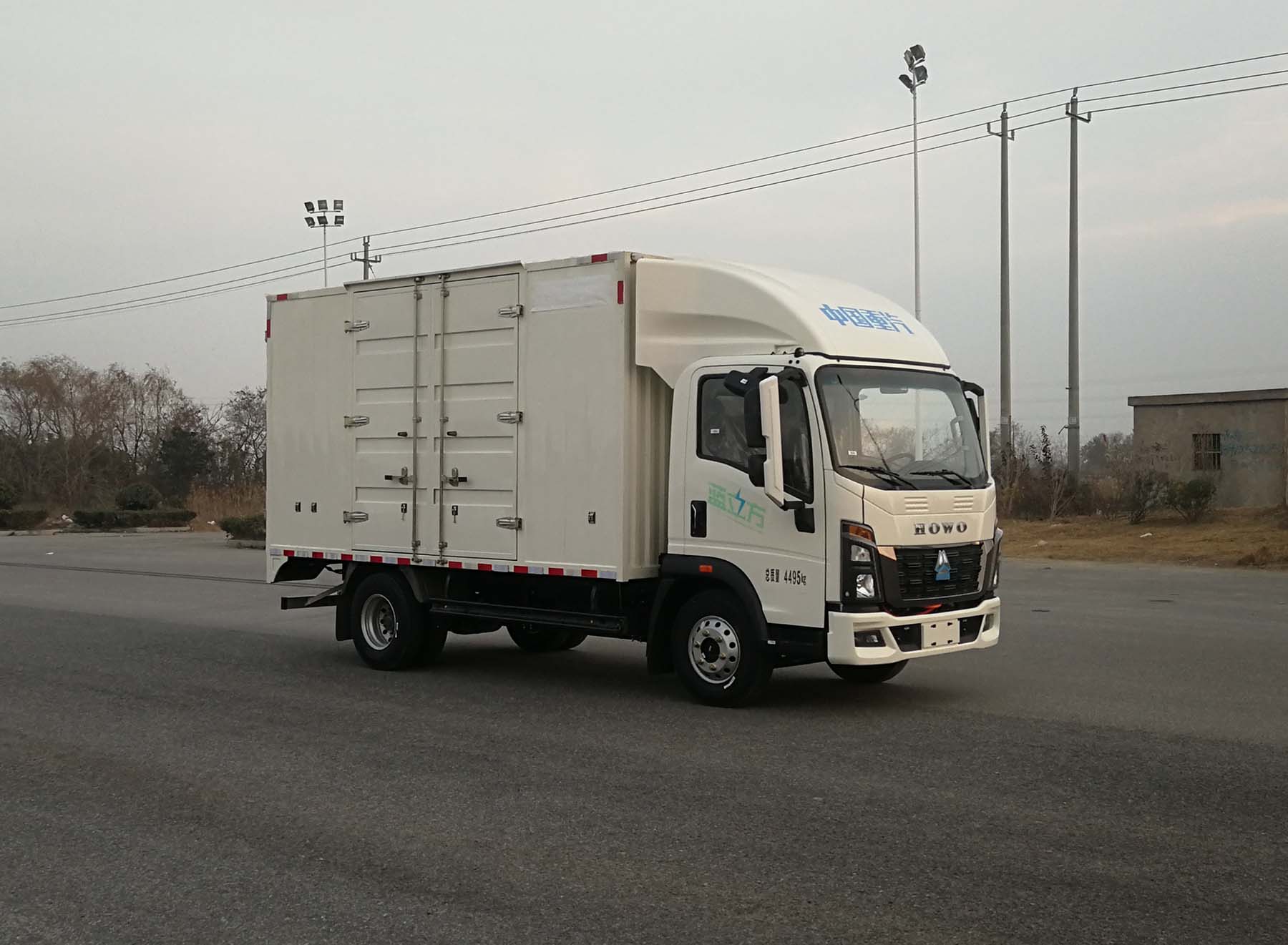 豪沃牌ZZ5047XXYH3414Z147BEVA0純電動(dòng)廂式運(yùn)輸車公告圖片