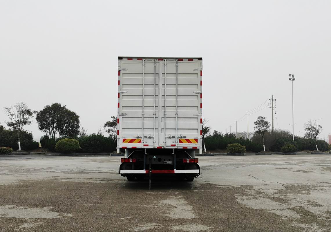 汕德卡牌ZZ5316XXYV466HF1C廂式運輸車公告圖片