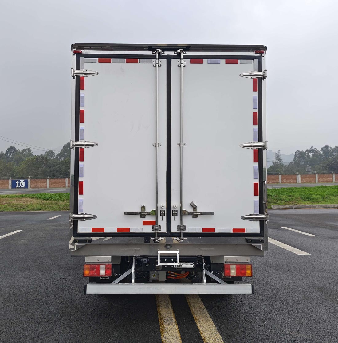 豪沃牌ZZ5047XLCH3414Z147BEVA0純電動冷藏車公告圖片