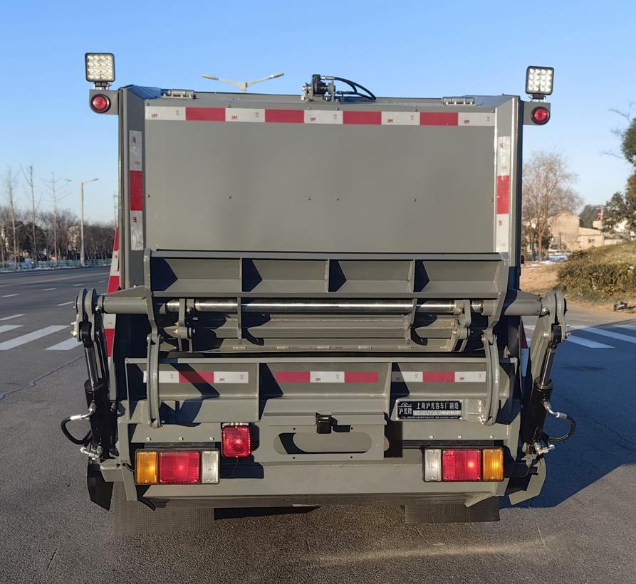 滬光牌HG5101ZYSBEVA純電動(dòng)壓縮式垃圾車公告圖片