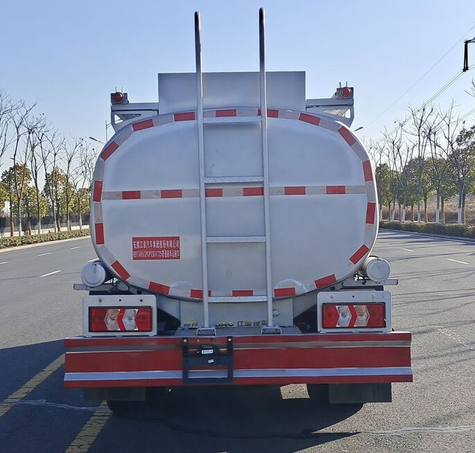 江淮牌HFC5091GPGP32K5C7ZS普通液體運(yùn)輸車公告圖片