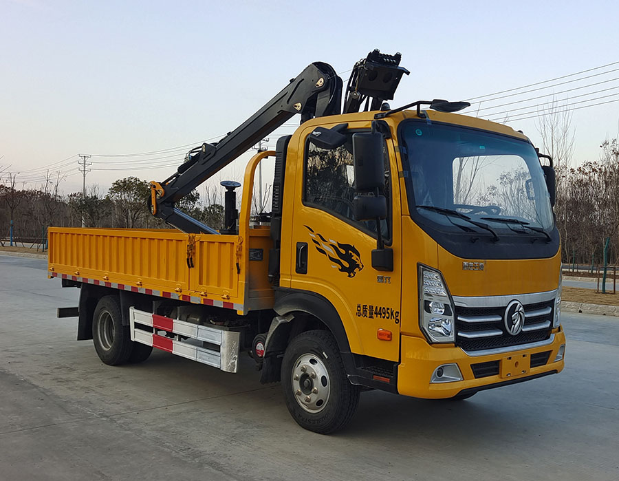 YAD5045TYHCD6型綠化綜合養(yǎng)護車圖片