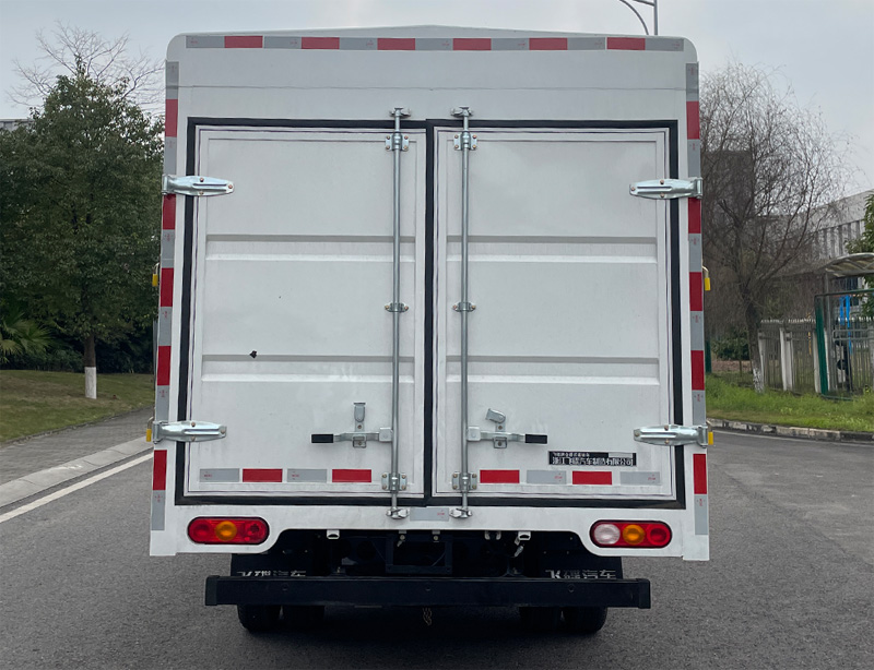飛碟牌FD5040CCYD66BEV-1純電動(dòng)倉(cāng)柵式運(yùn)輸車(chē)公告圖片