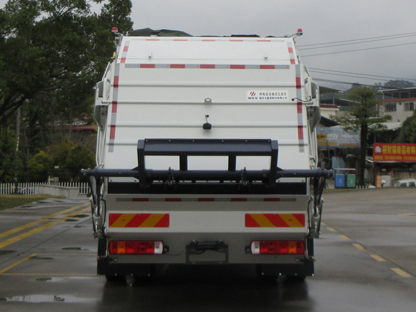 福龍馬牌FLM5180ZYSFMBEVK純電動(dòng)壓縮式垃圾車公告圖片