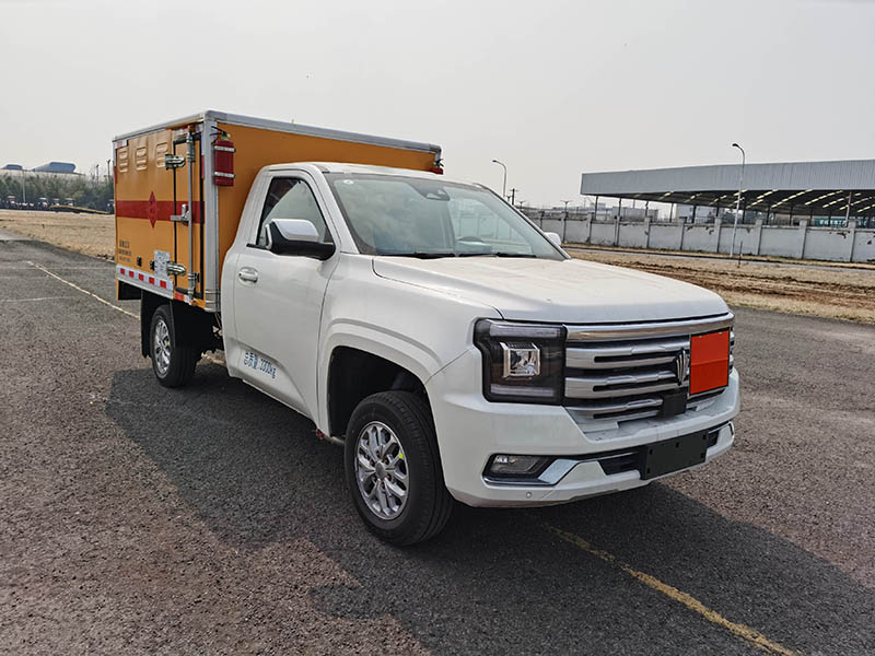 紅宇牌HYZ5030XQYJX爆破器材運(yùn)輸車公告圖片