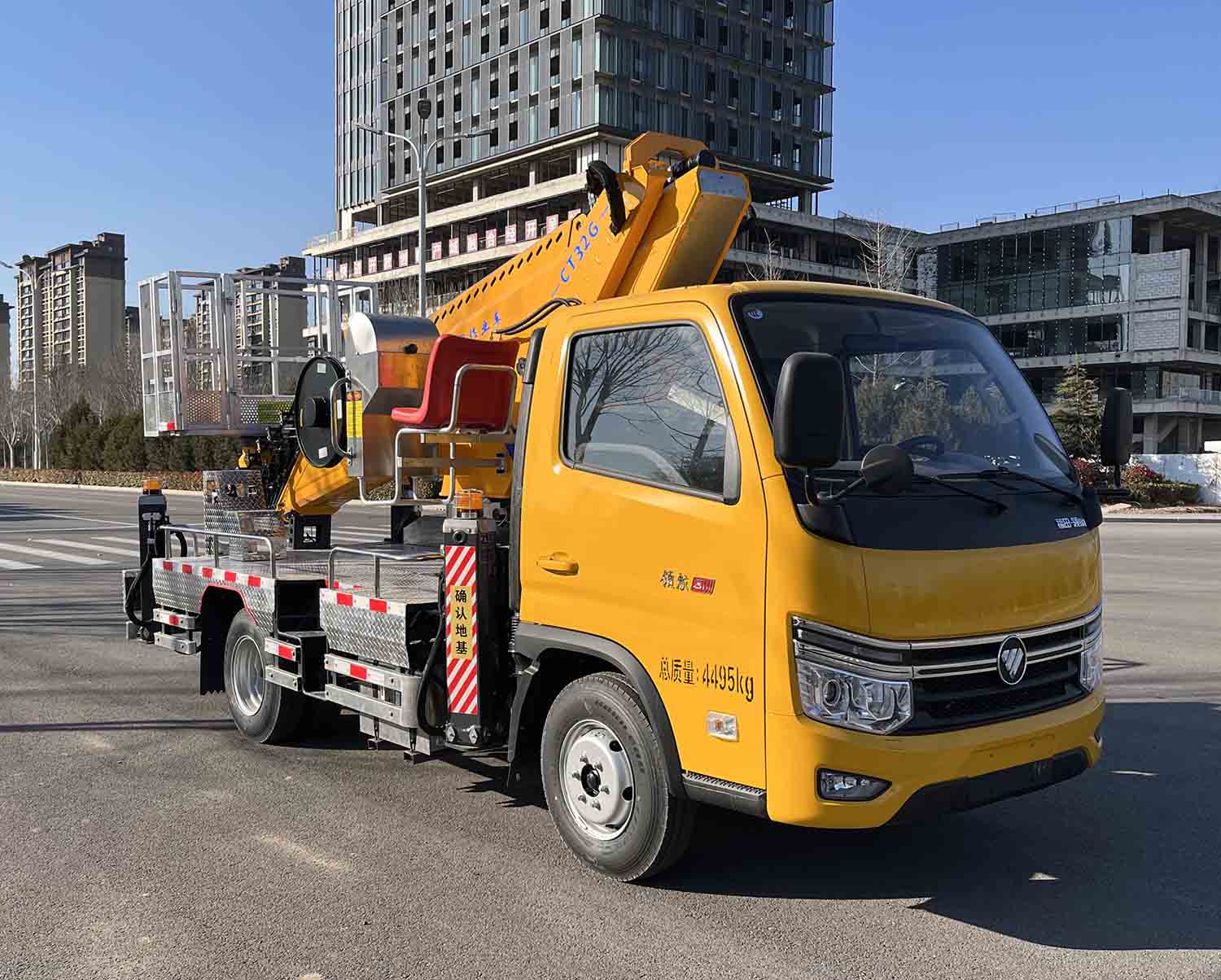 邁德盛牌YAD5045XJXBJ6抽油機(jī)檢修車