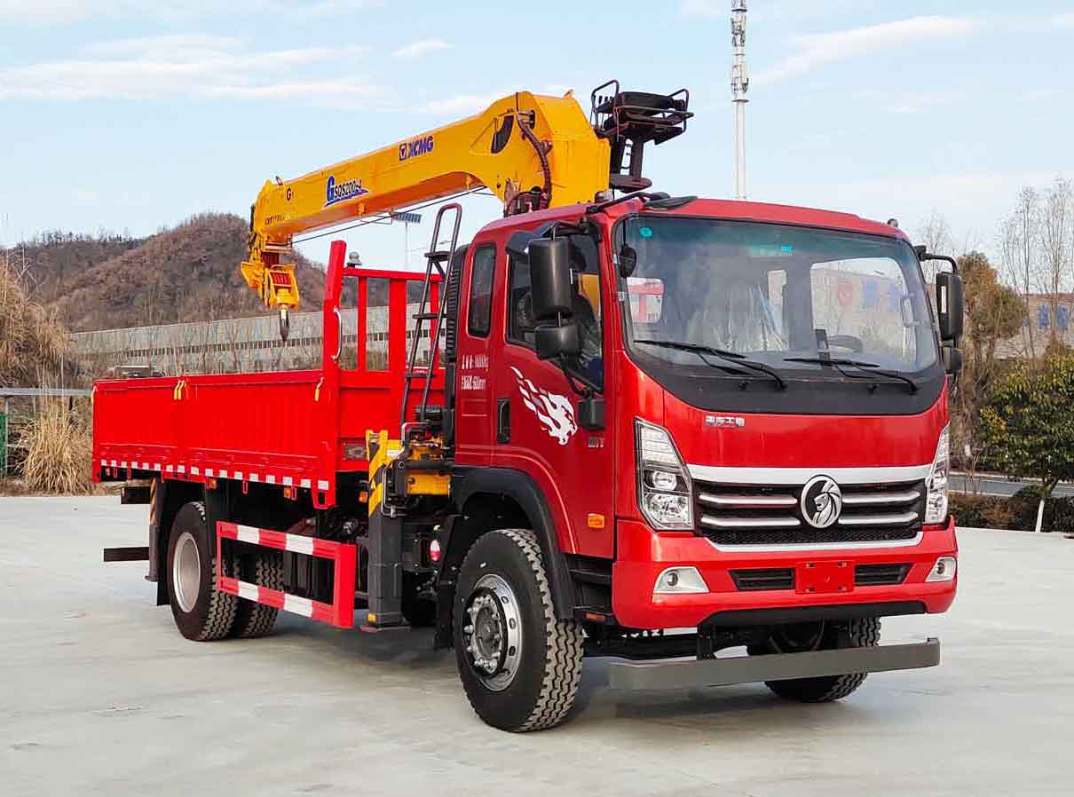 專(zhuān)致牌YZZ5180JSQCD6隨車(chē)起重運(yùn)輸車(chē)