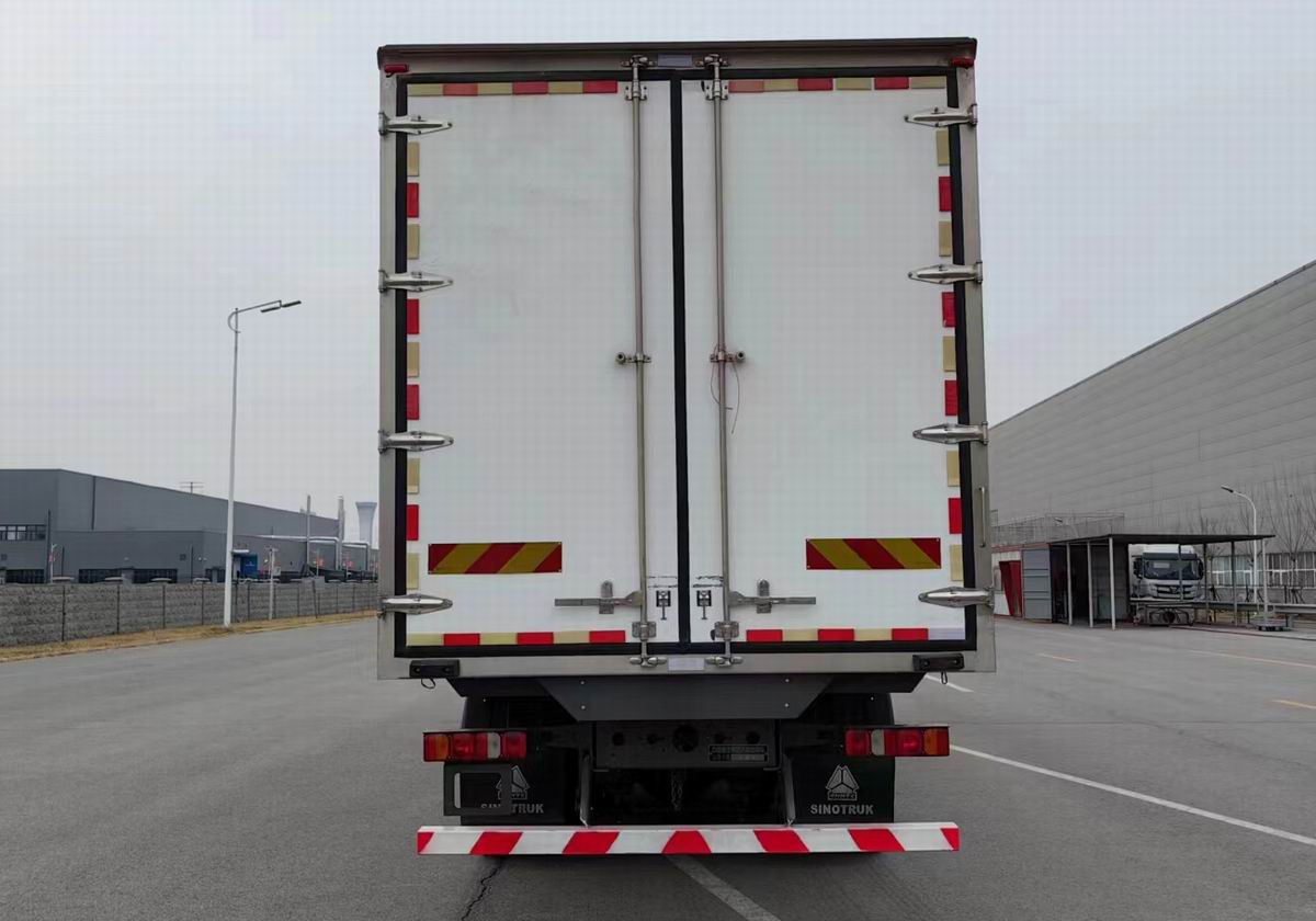 汕德卡牌ZZ5326XLCY466HF1K冷藏車公告圖片